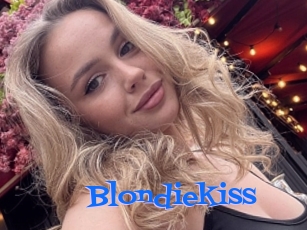 Blondiekiss