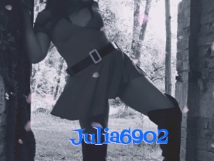 Julia6902