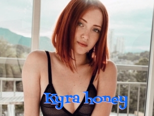 Kyra_honey