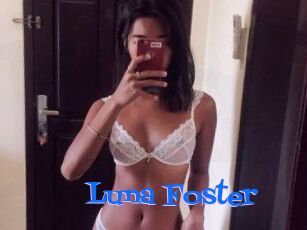 Luna_Foster