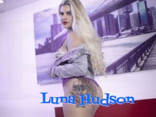 Luna_Hudson