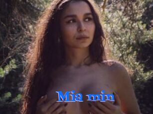 Mia_min