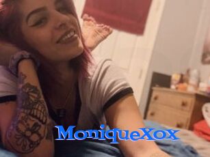 MoniqueXox