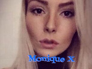 Monique_X