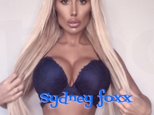 Sydney_foxx