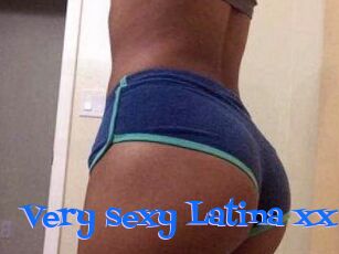 Very_sexy_Latina_xxx